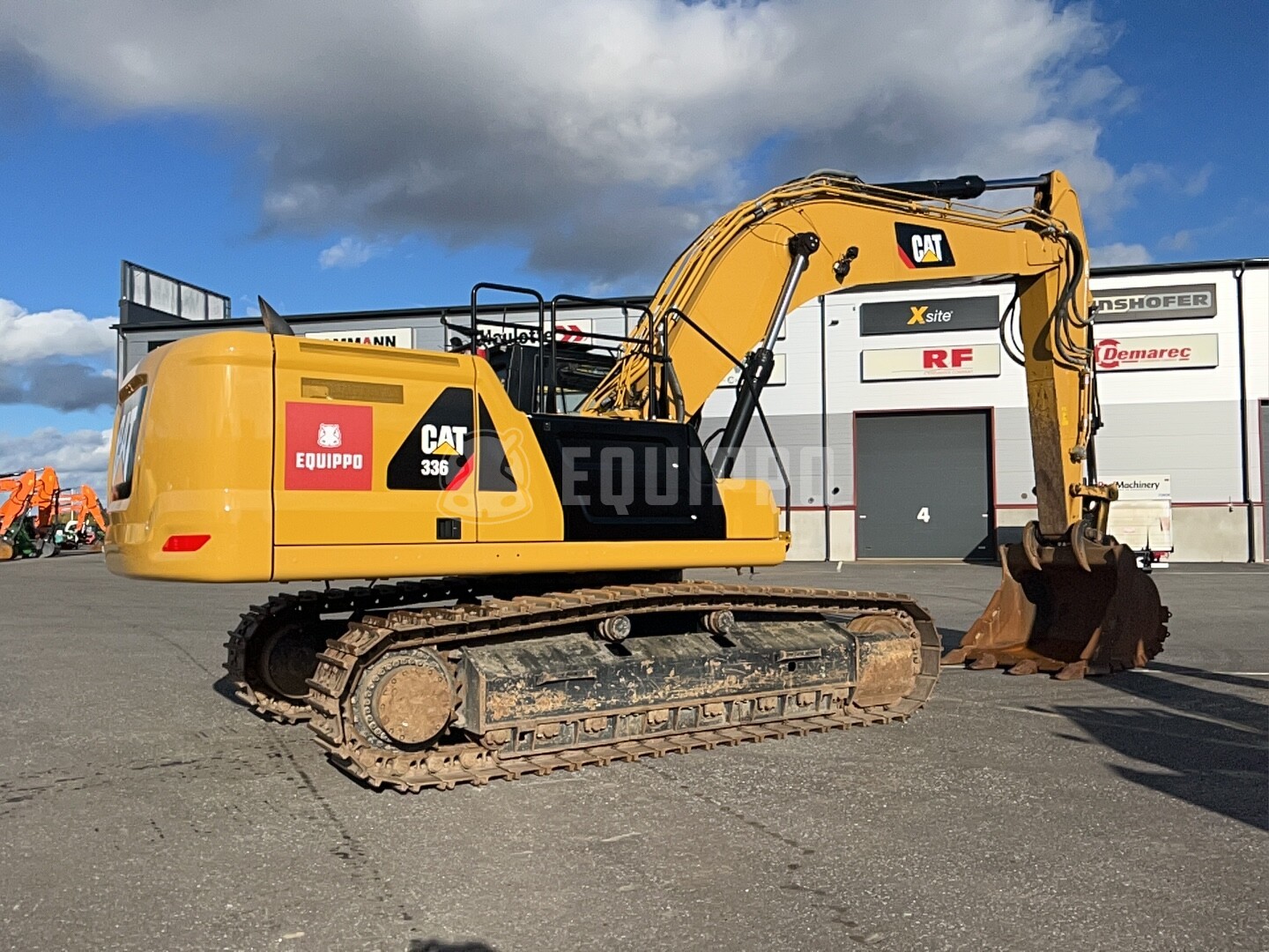 Caterpillar 336 - - Used Tracked Excavator