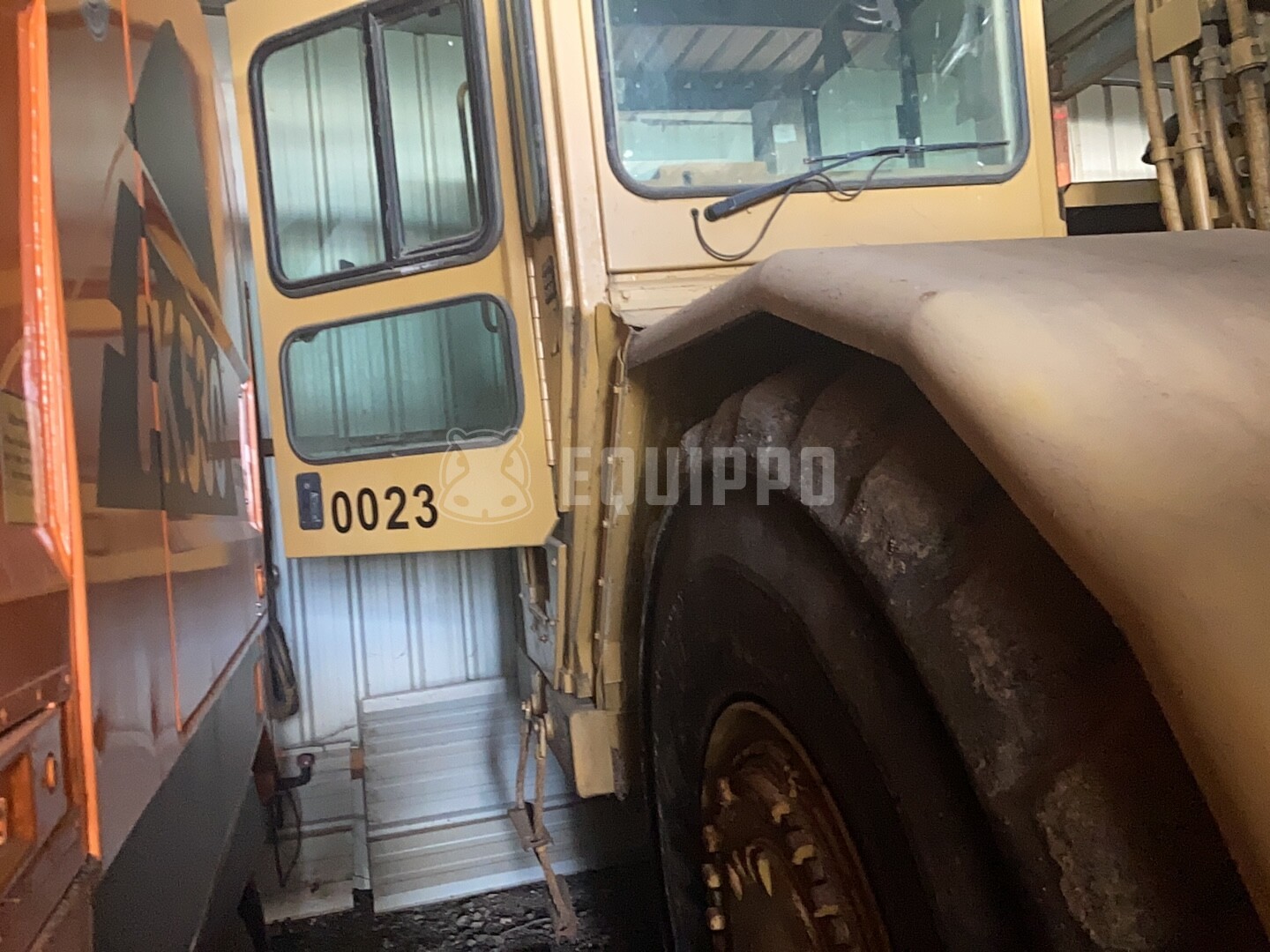 Caterpillar 627 F - - Used Scraper