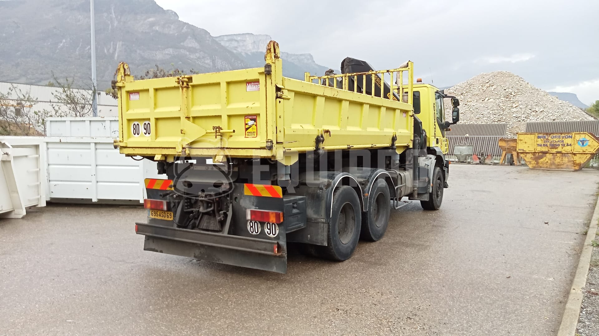 Iveco 6x4 tribenne grue saleuse - - Used Tipper Truck