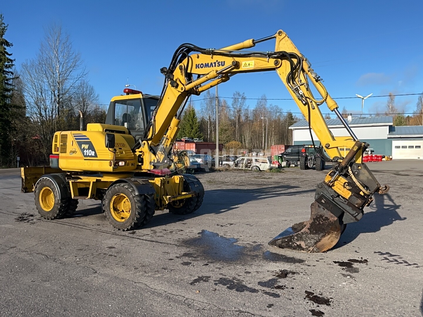 Komatsu PW110R with Rototilt quick coupler and bucket - - Used Wheeled Excavator