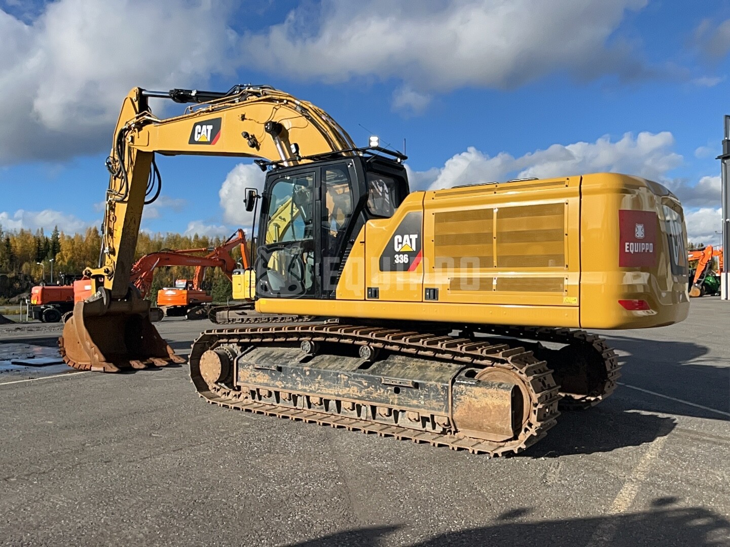 Caterpillar 336 - - Used Tracked Excavator