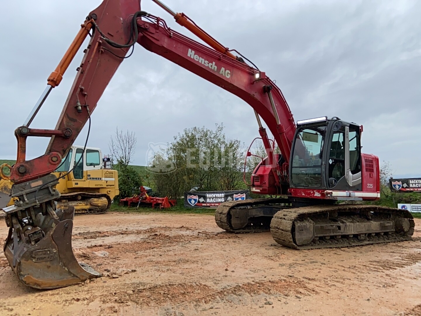 Hitachi ZX 225 USLC-3 - - Used Tracked Excavator