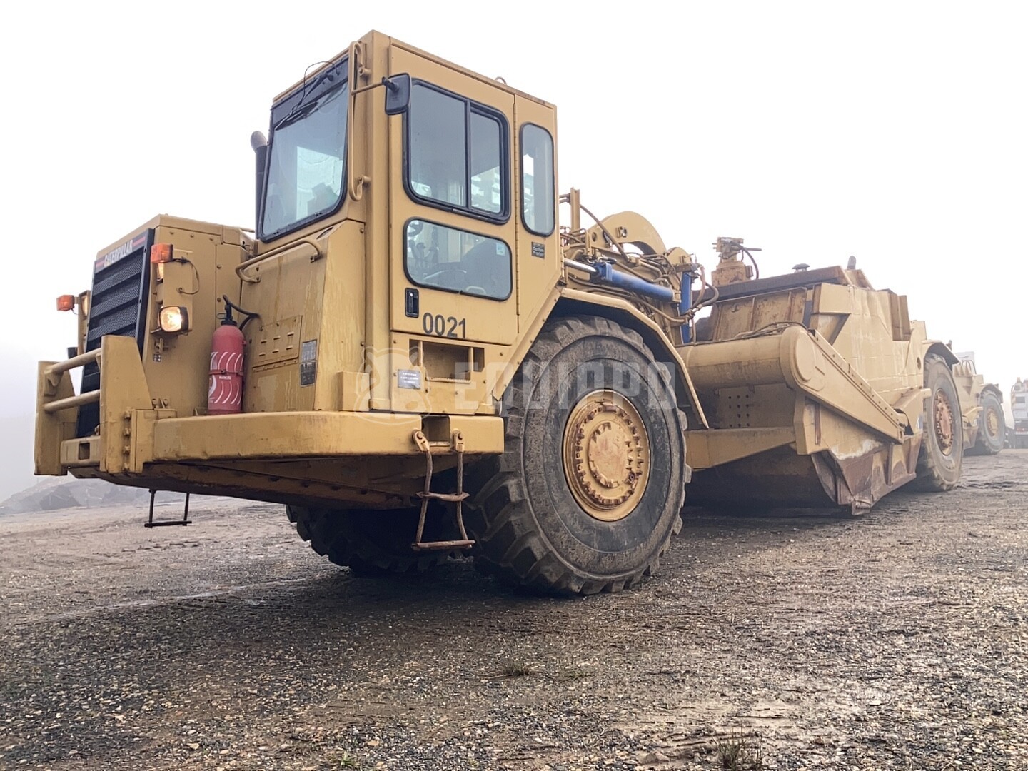 Caterpillar 627F " Auger - Double Engin System" - - Used Scraper