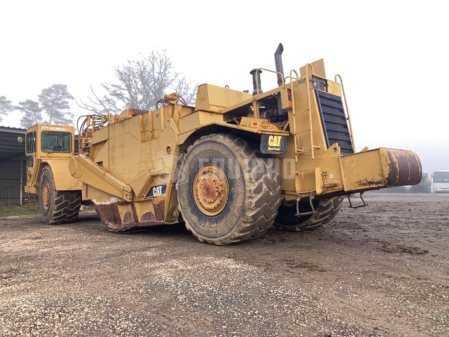 Caterpillar 627F " Auger - Double Engin System" - - Used Scraper