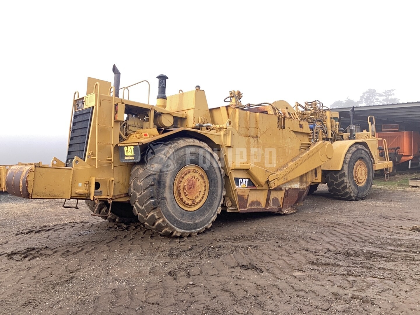 Caterpillar 627F " Auger - Double Engin System" - - Used Scraper