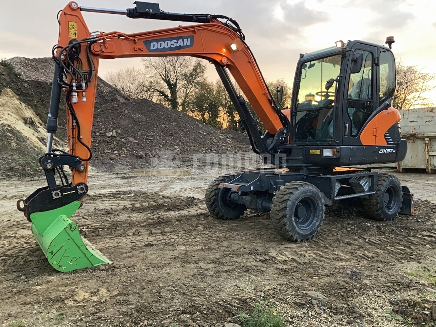 Doosan DX57W-5 - - Used Wheeled Excavator