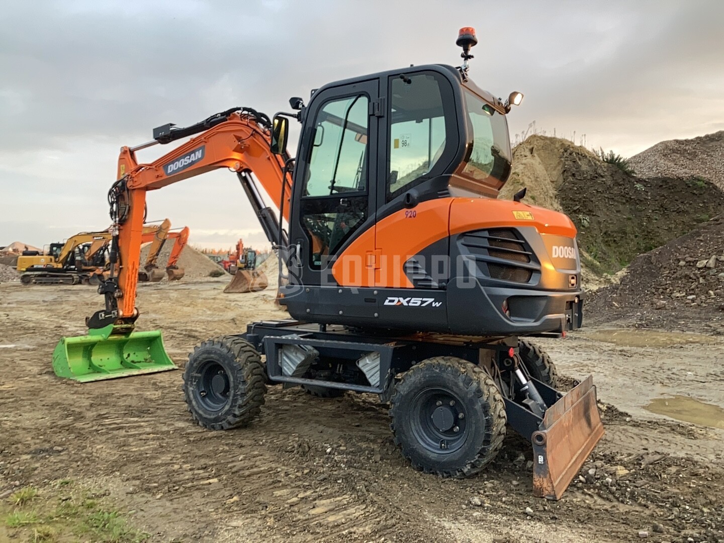 Doosan DX57W-5 - - Used Wheeled Excavator