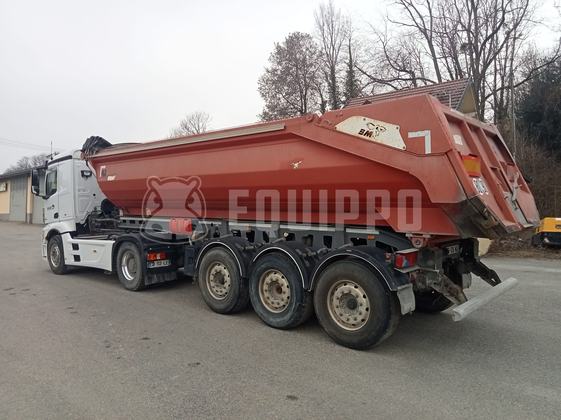 Mercedes-Benz Actros 1858 LS 4x2 Tractor unit with trailer - - Used Tipper Truck