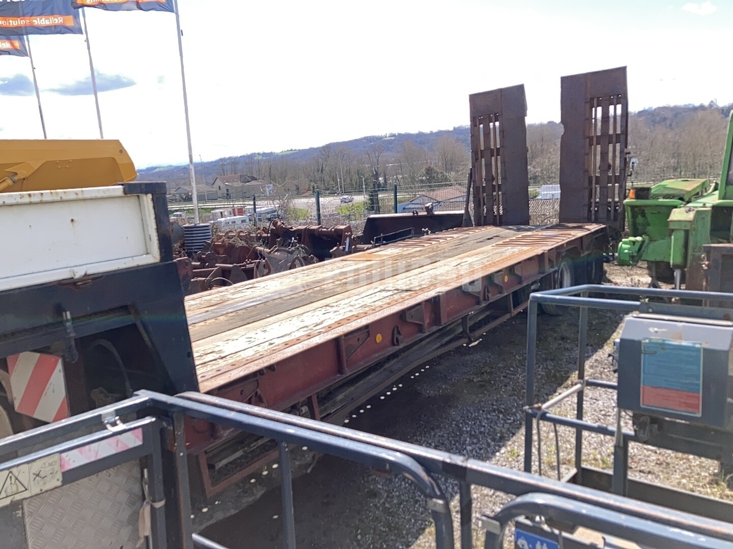 FRUEHAUF 24t 2 axles - - Used Low Bed Semi-trailer