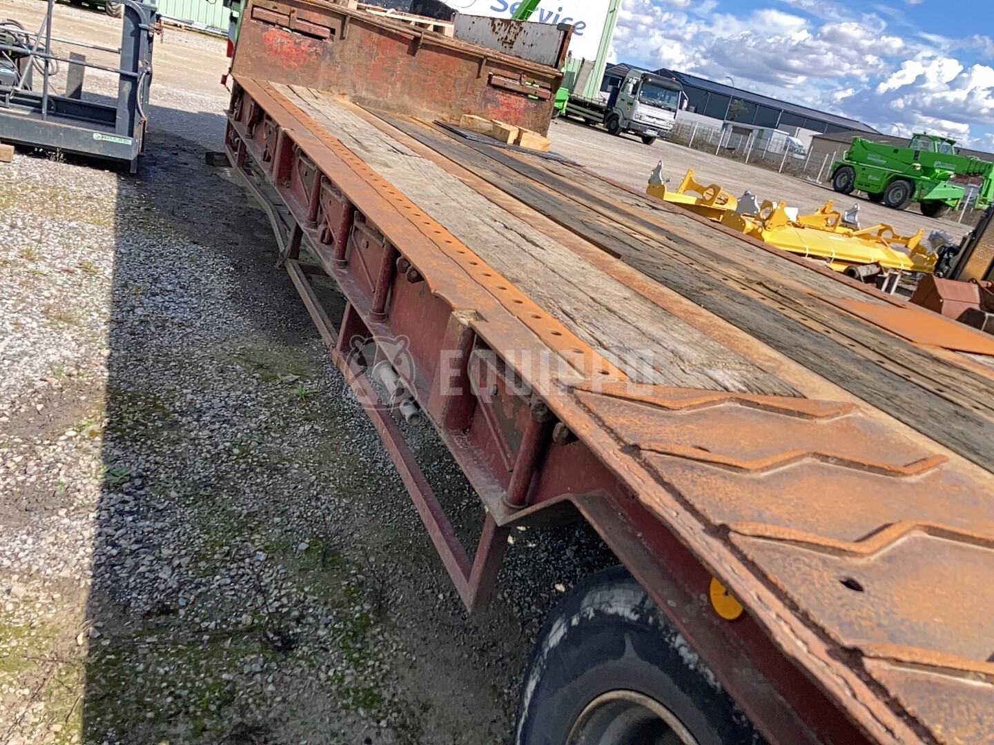 FRUEHAUF 24t 2 axles - - Used Low Bed Semi-trailer