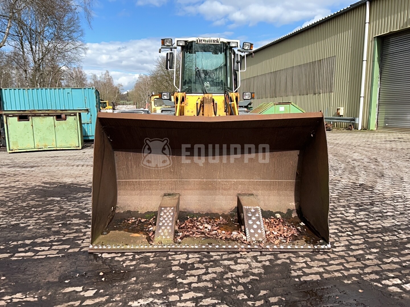 Liebherr L 522 with High-Tipping Bucket - - Used Wheel Loader