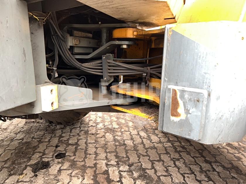 1998 ليبهير L522-44294045