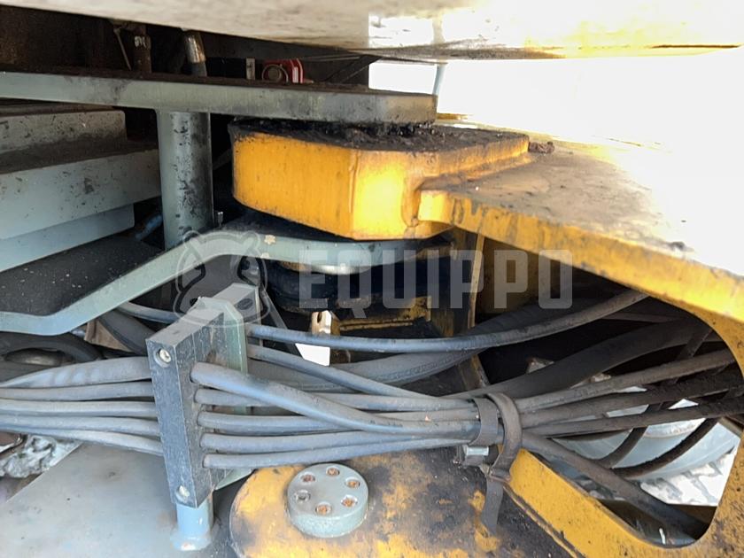 1998 ليبهير L522-44294051