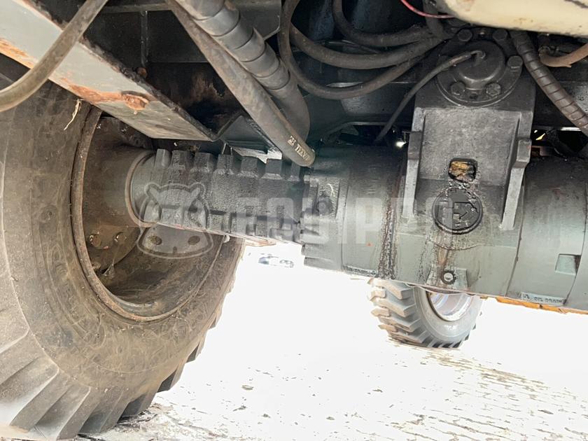 1998 ليبهير L522-44334813