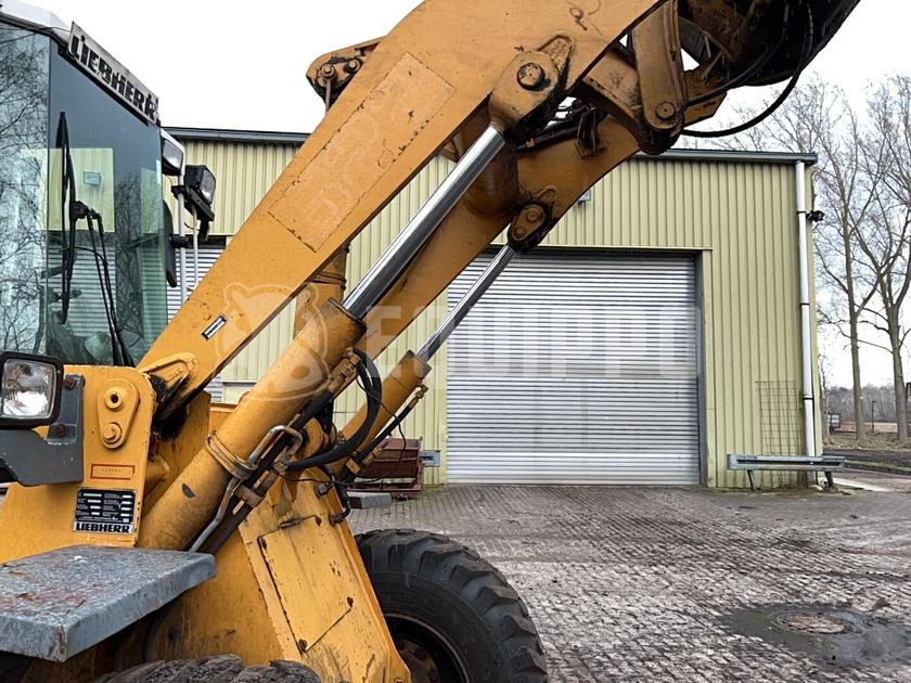 1998 ليبهير L522-44334991