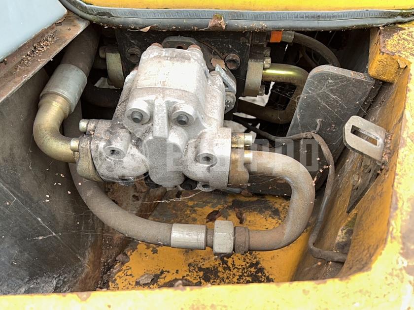 1998 ليبهير L522-44334878