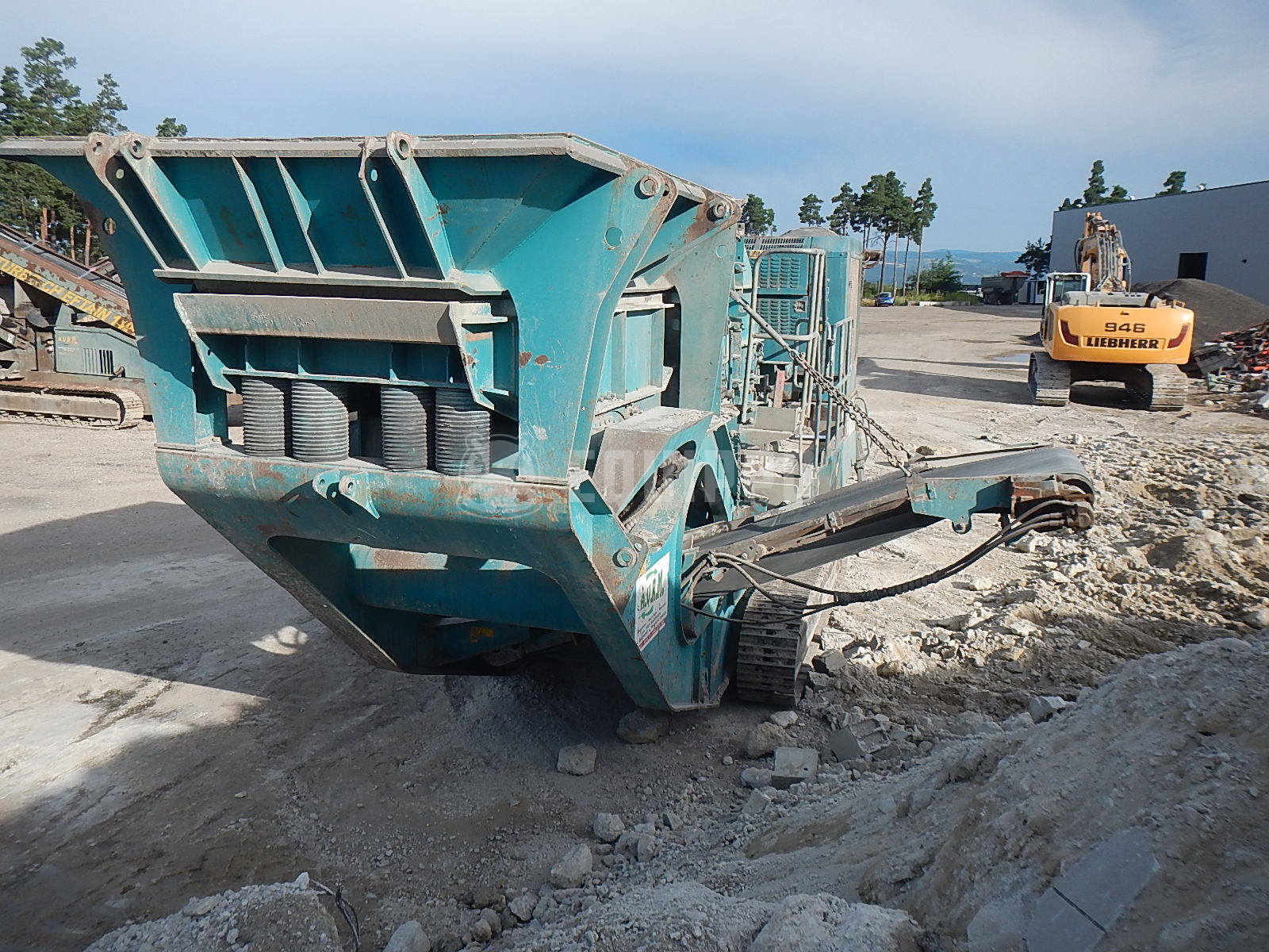 Powerscreen XH320  - - Used Crusher
