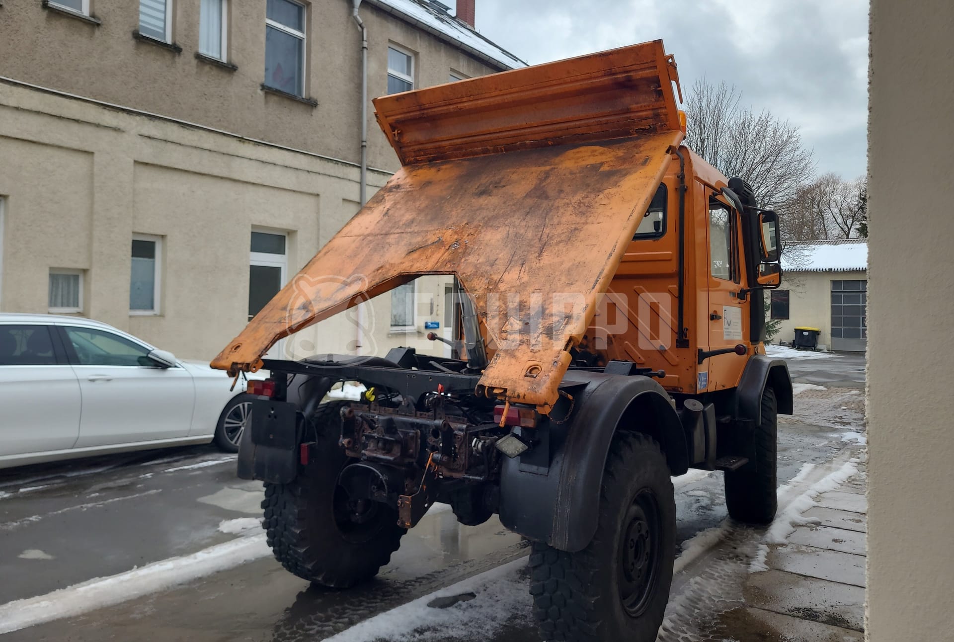 Mercedes-Benz Unimog 418/10  - - Used Commercial Vehicle - Tipper