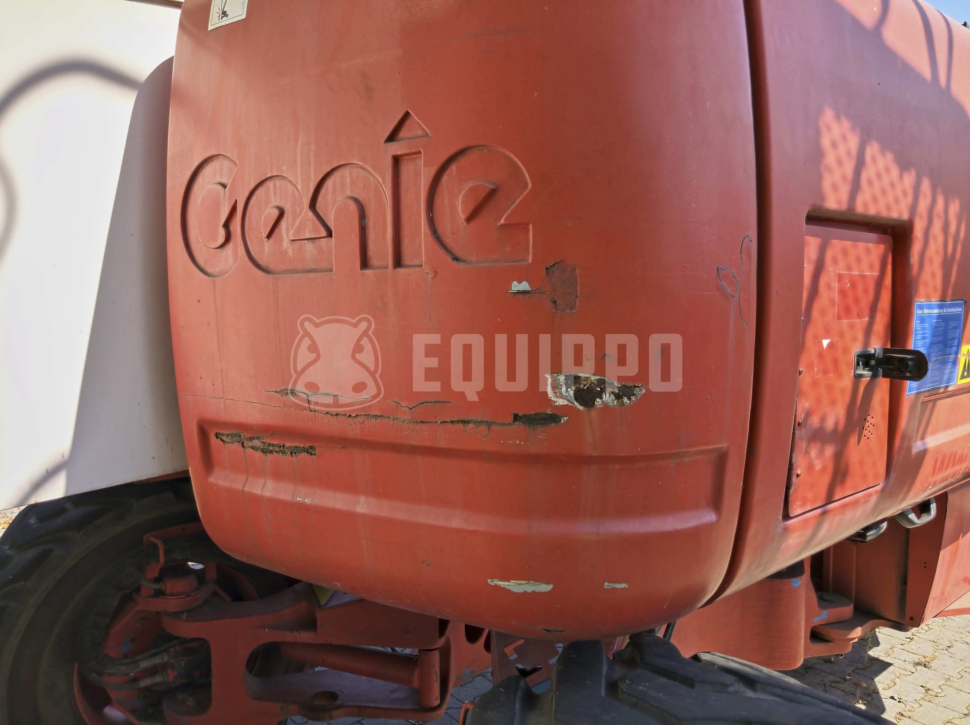 Genie Z-135  - - Used Articulated Boom Lift