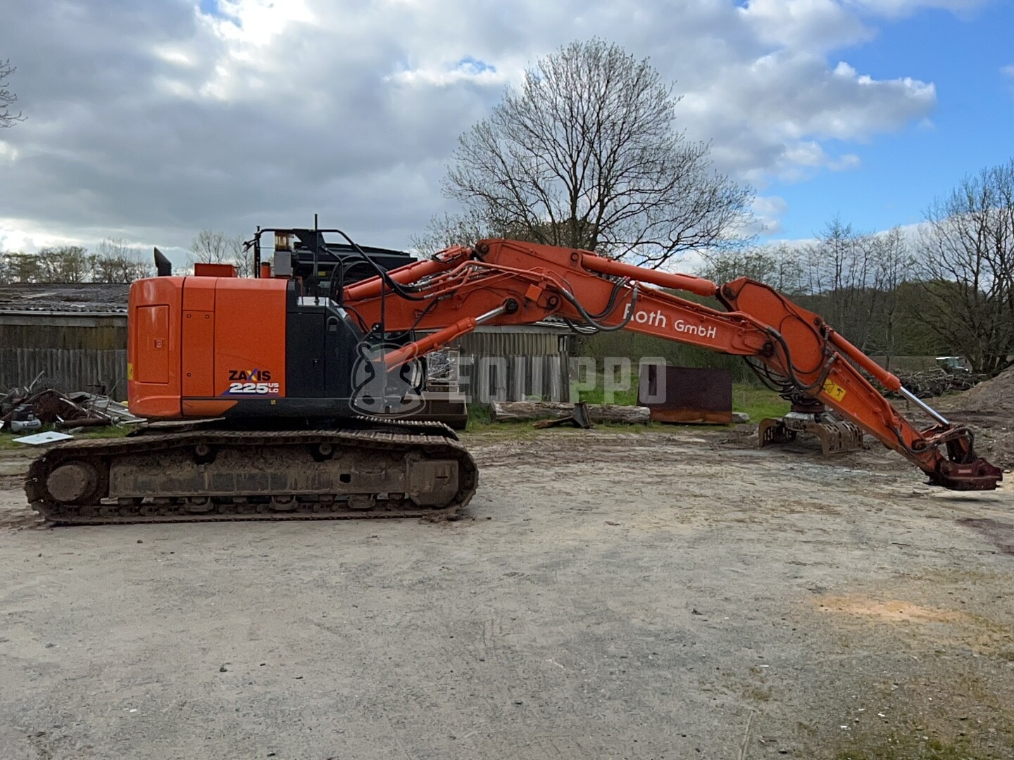 Hitachi ZX 225 USLC-6 - - Pelle sur chenilles d’Occasion