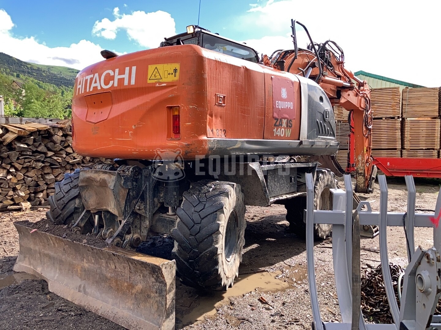 Hitachi ZX 140 W 3 with 3 buckets - - Used Wheeled Excavator