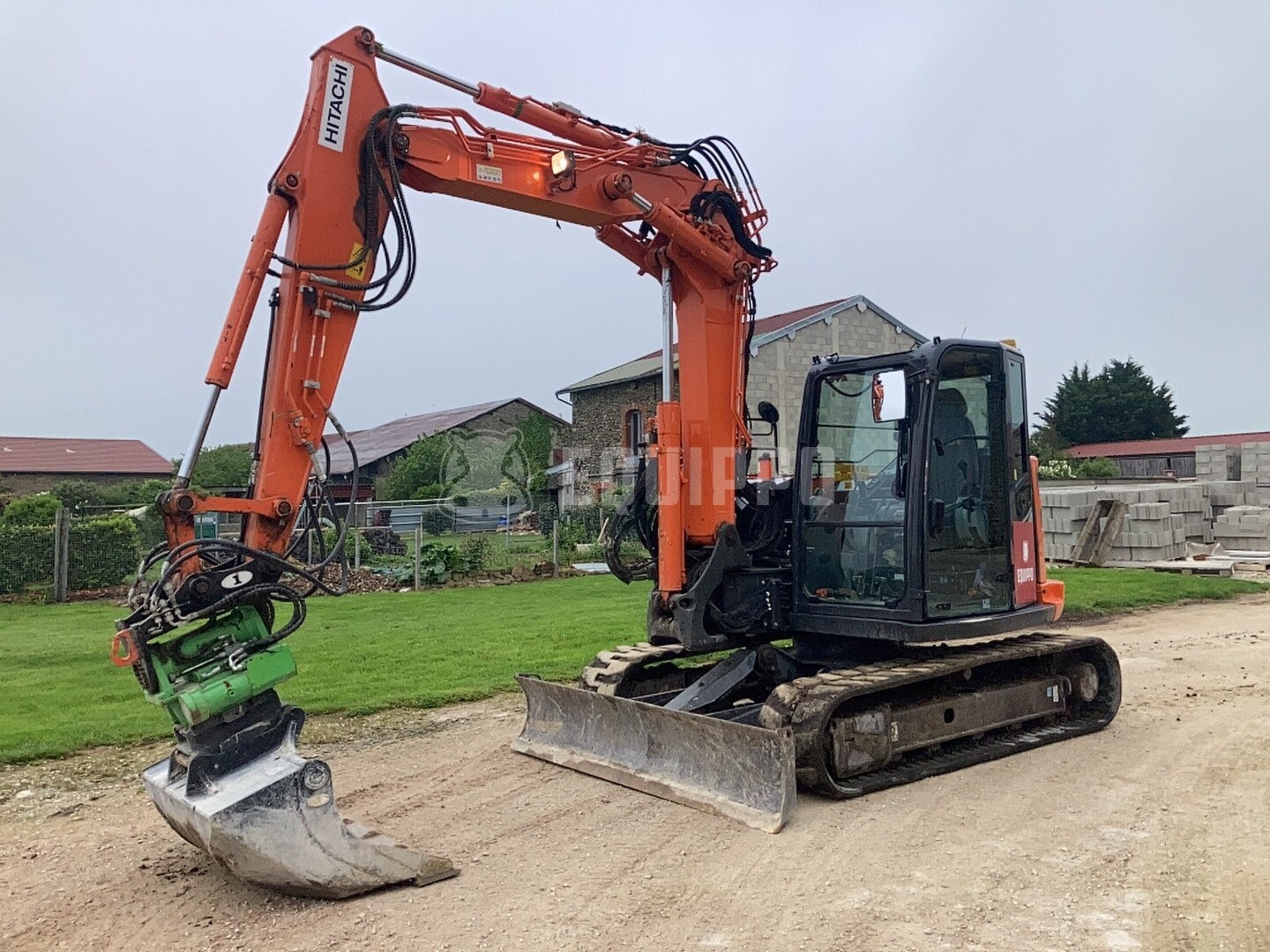 Hitachi ZX85USB-6 - - Used Midi Excavator 7t - 12t