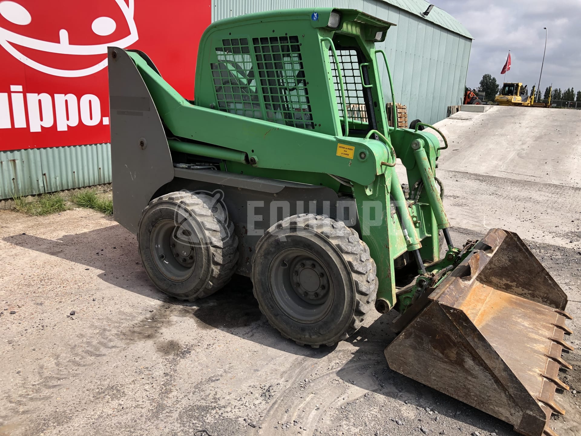 Gehl 5640  - - Used Loader