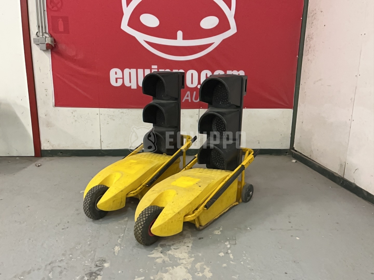 Lacroix FC15 Trafficlight set  - - Used Small Equipment