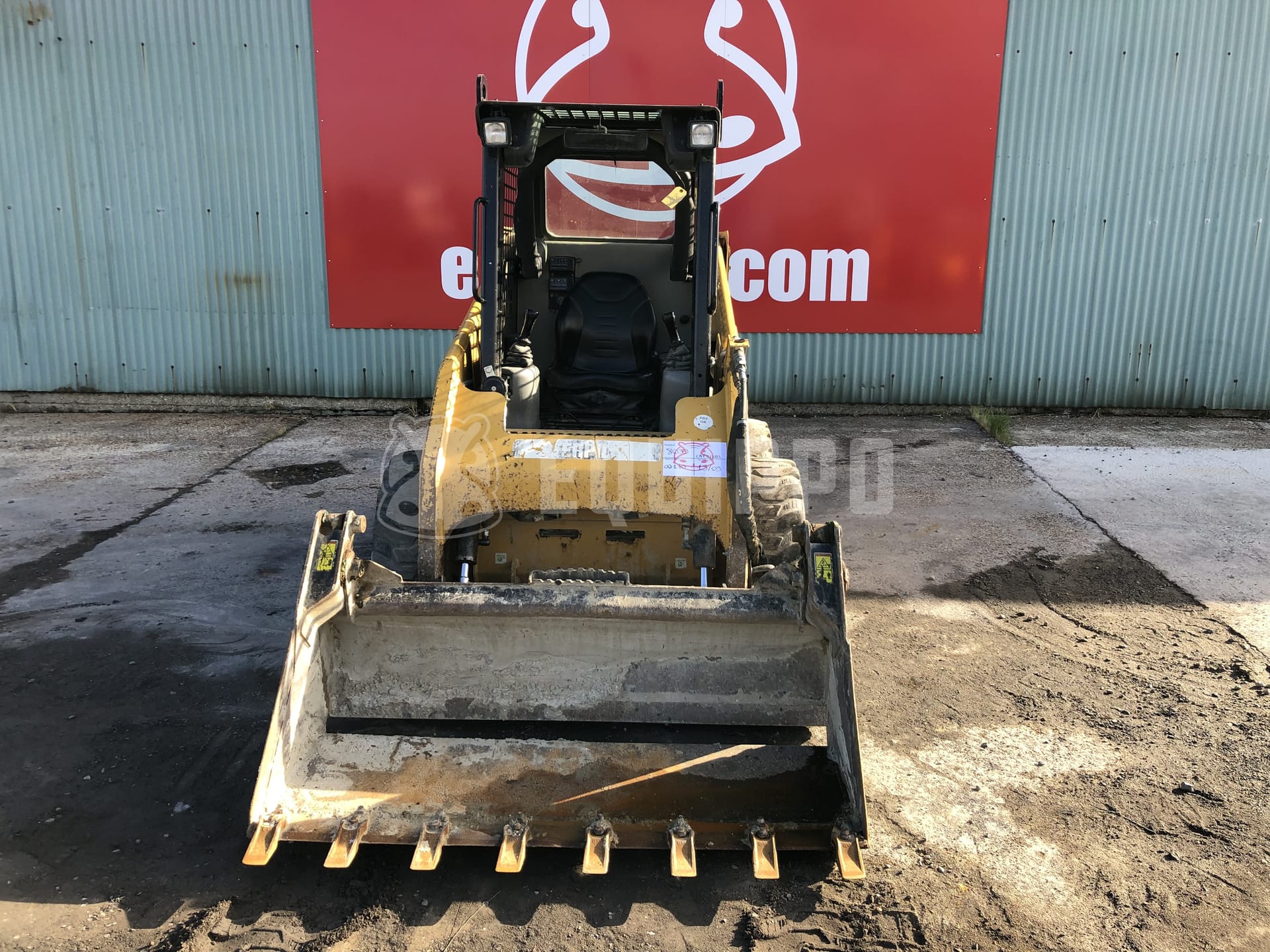 Caterpillar 216B3  - - Used Loader