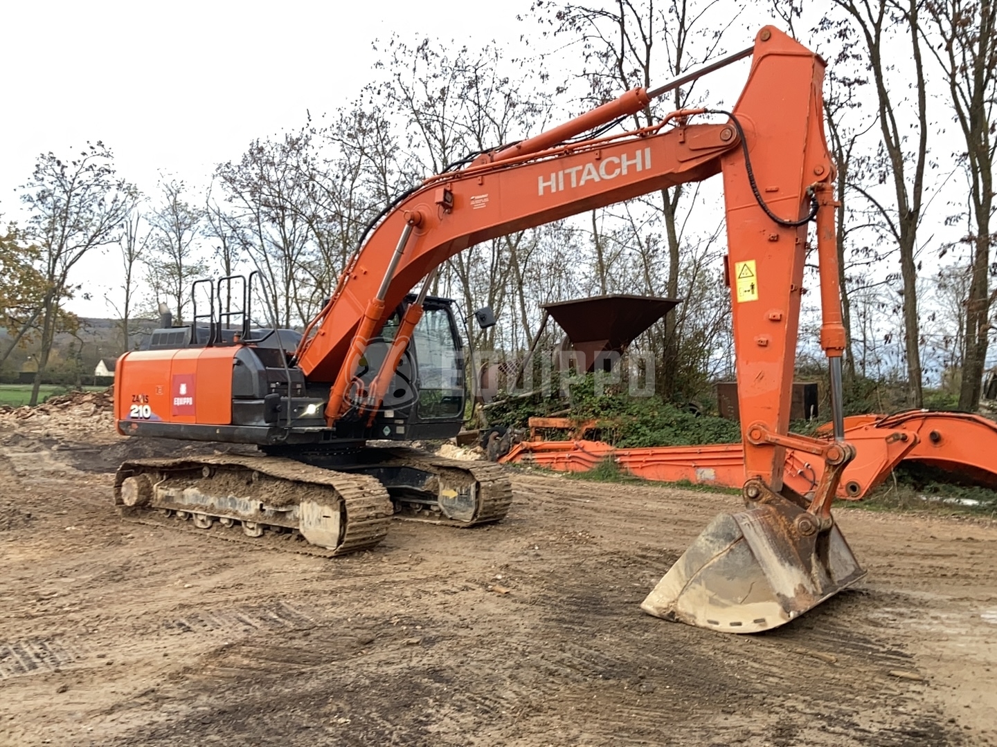Hitachi ZX210-6  - - Pelle sur chenilles d’Occasion
