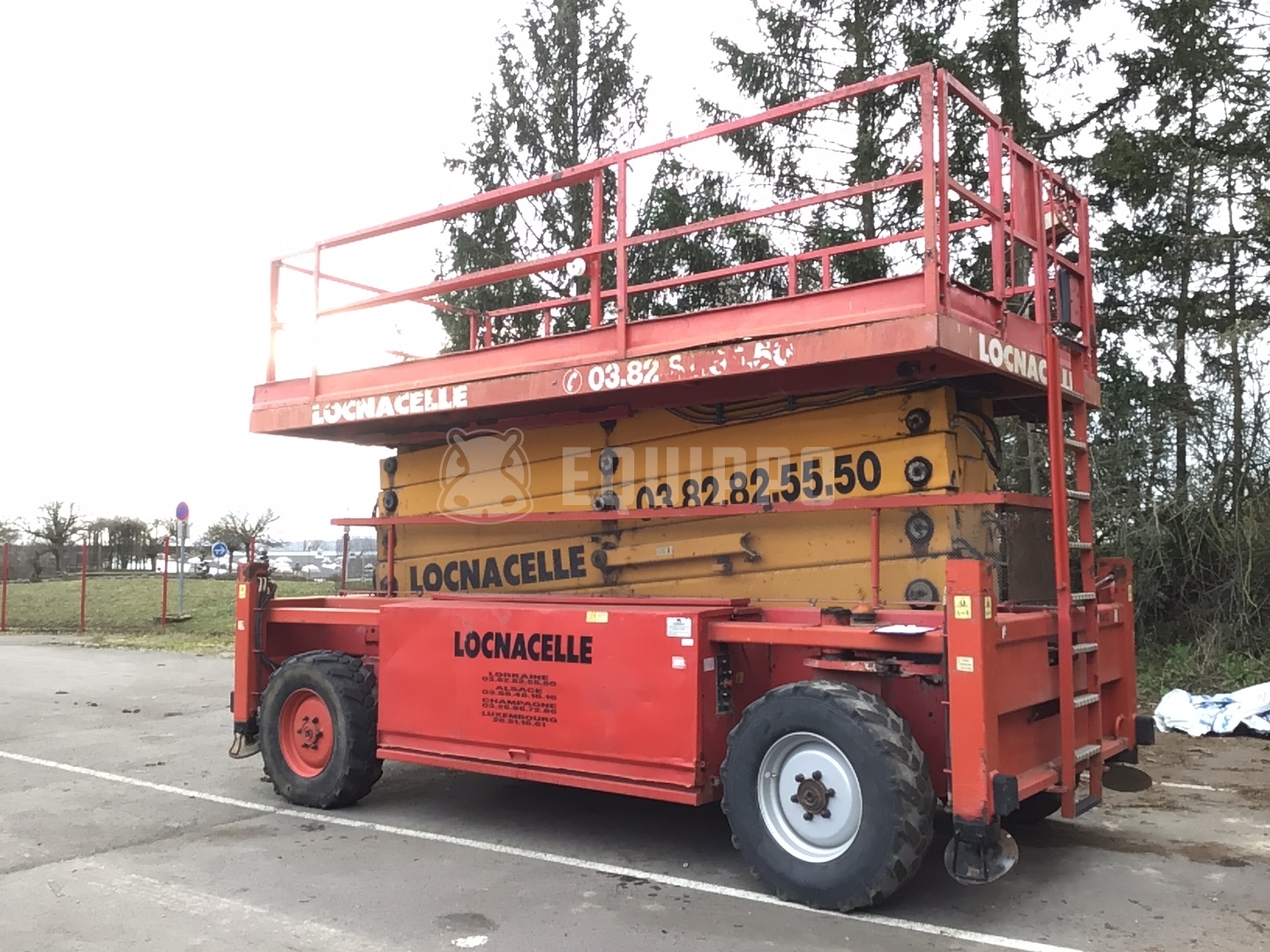 JLG Liftlux 210-25 (23 meters) - - Used Scissor Lift
