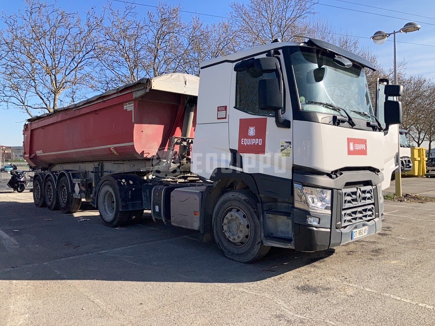 Renault T 440 with Schmitz SGF S3 tipper semi-trailer - - Used Tipper Truck