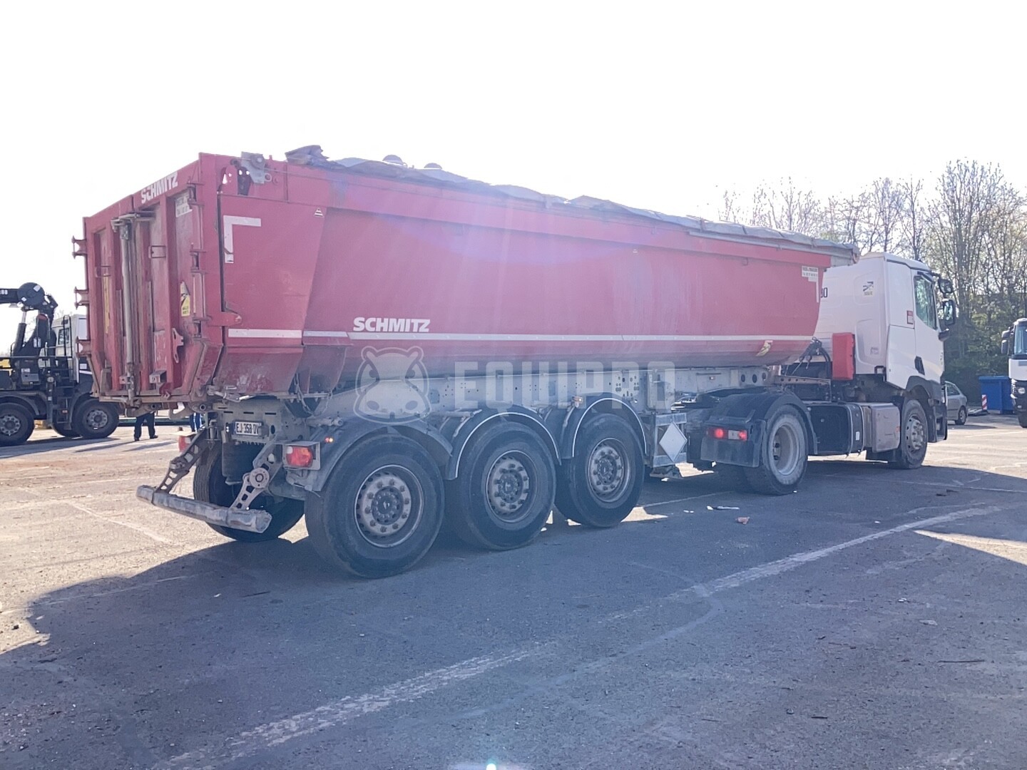 Renault T 440 with Schmitz SGF S3 tipper semi-trailer - - Used Tipper Truck