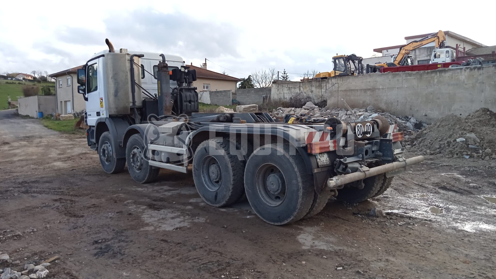 Mercedes-Benz 8x4 with Marrel telescopic hook arm (22 tons) - - Used Roll Off-Tipper Truck