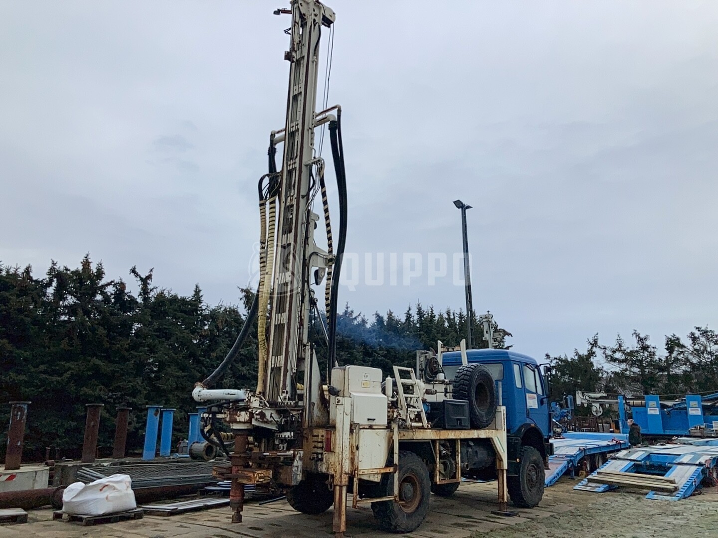 Fraste FS250 water well Drill on Mercedes-Benz chassis - - Used Drill