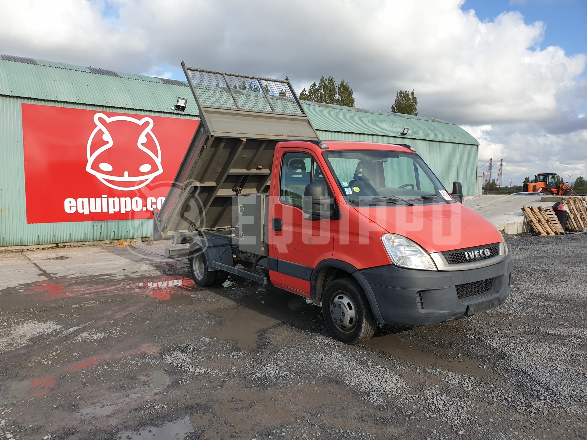 Iveco 35C13 w/ Dump  - - Used Dump Truck