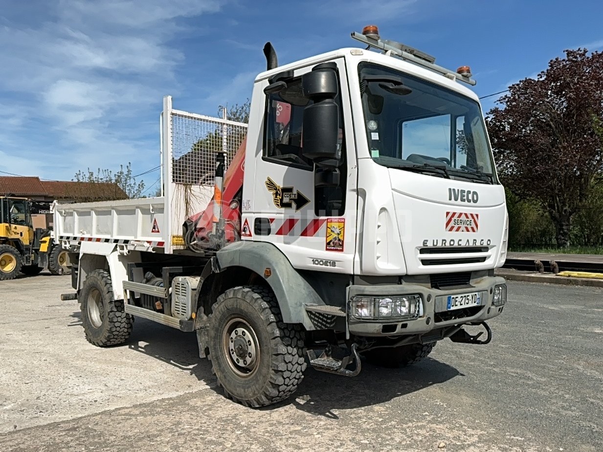 Iveco Eurocargo 100E18 4x4 benne avec grue Fassi - - Camion Grue d’Occasion