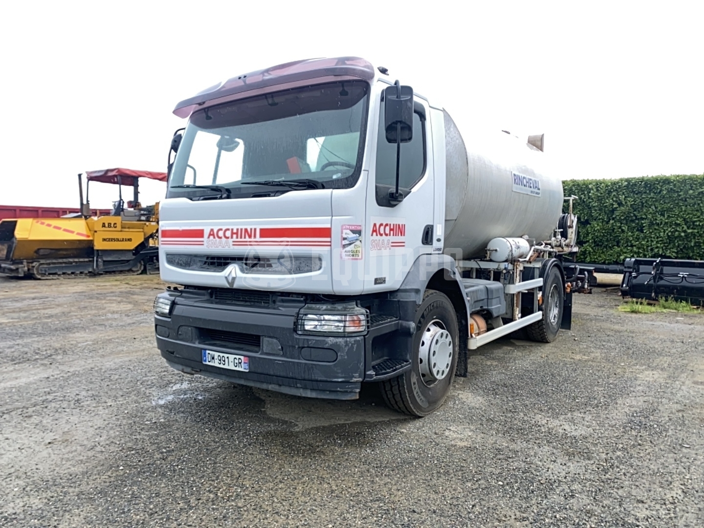 Renault Kerax 320 DCi 4x2 with Rincheval bitumen sprayer - - Used Asphalt Sprayer
