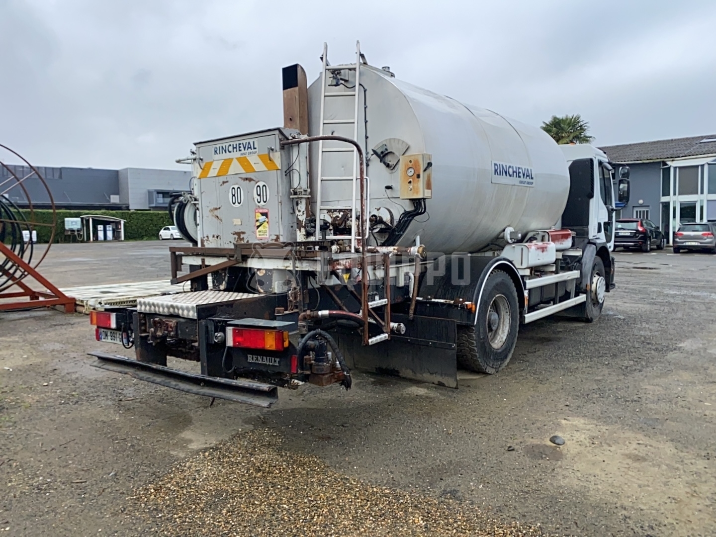 Renault Kerax 320 DCi 4x2 with Rincheval bitumen sprayer - - Used Asphalt Sprayer