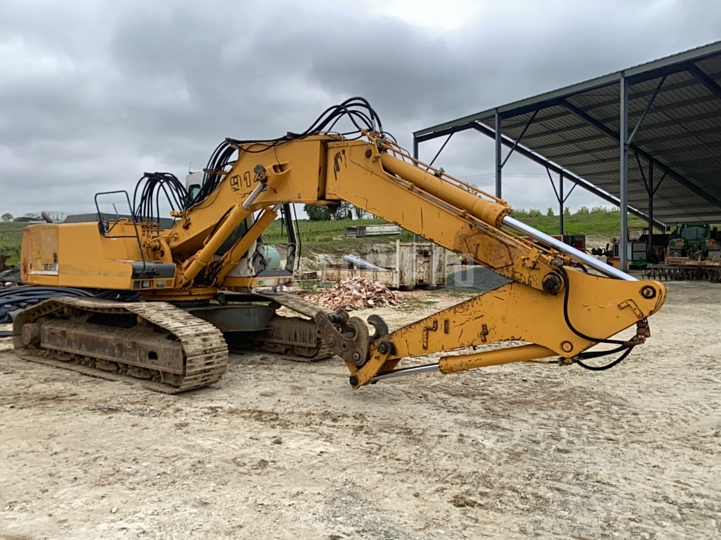 Liebherr R 914 Litronic HD-SL with bucket (damaged cabin) - - Used Tracked Excavator