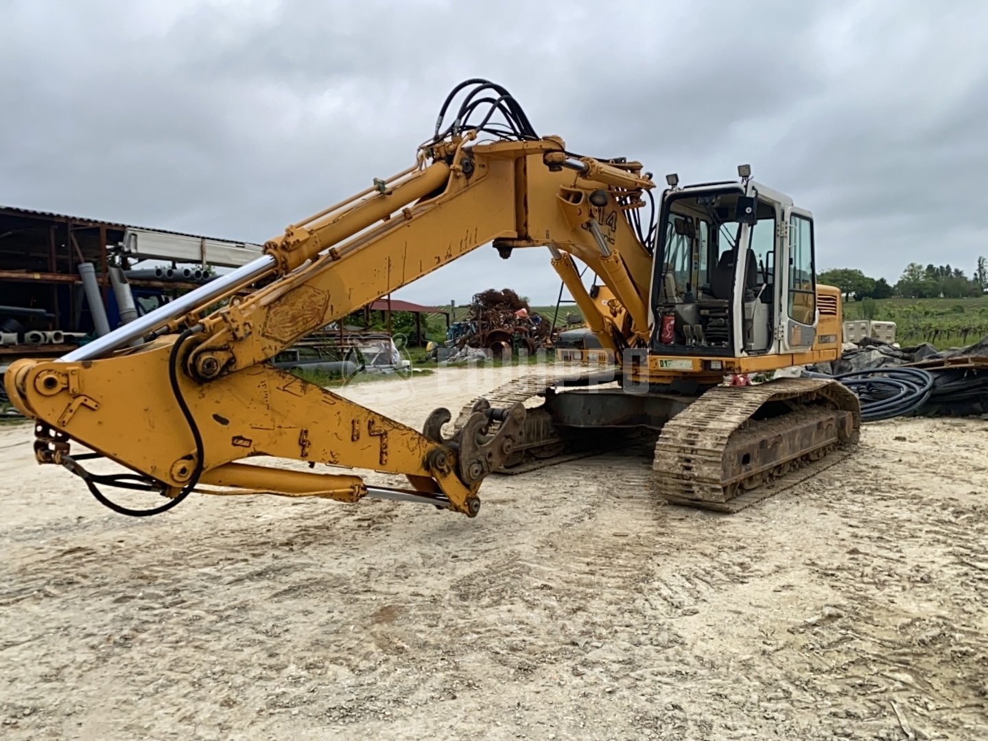 Liebherr R 914 Litronic HD-SL with bucket (damaged cabin) - - Used Tracked Excavator