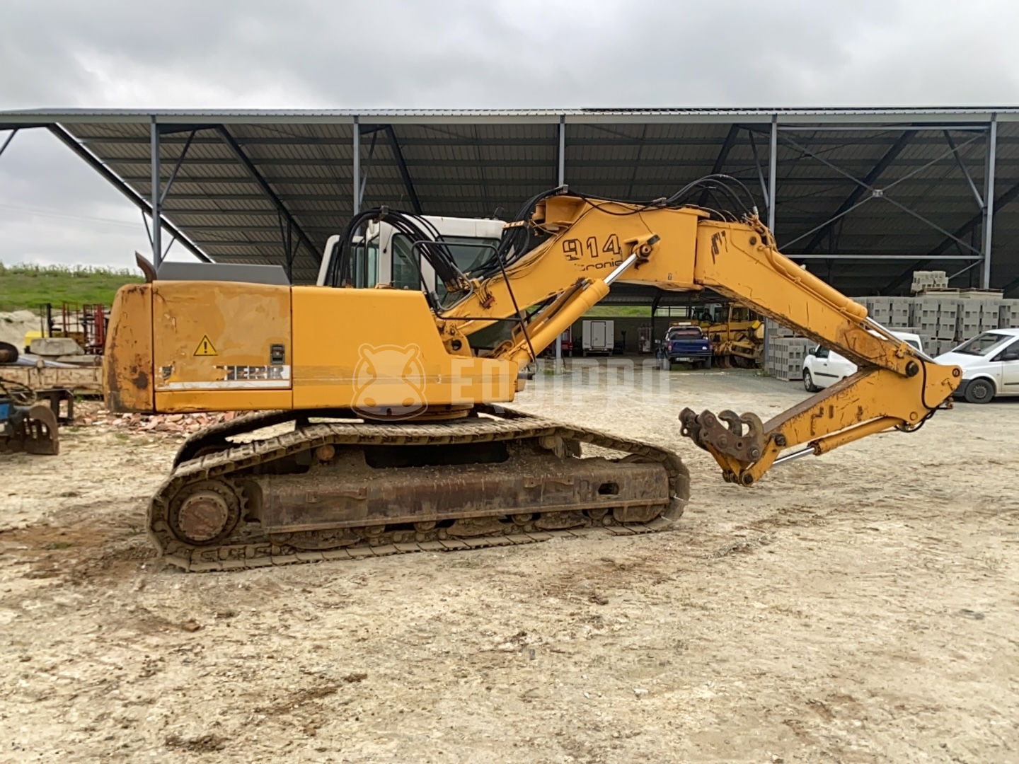 Liebherr R 914 Litronic HD-SL with bucket (damaged cabin) - - Used Tracked Excavator