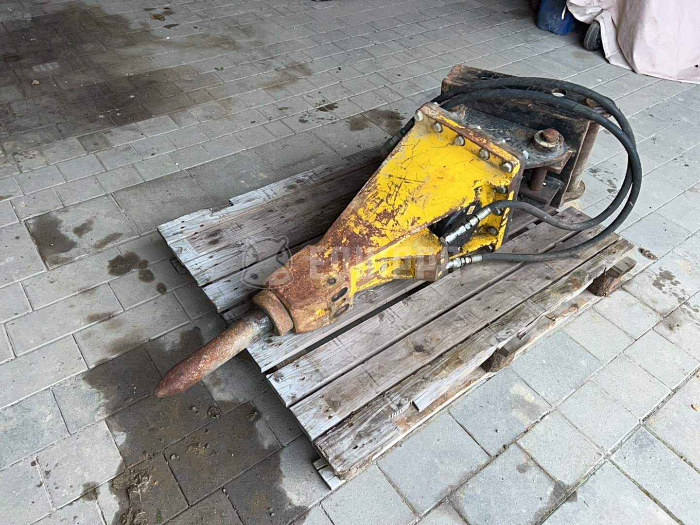 Atlas Copco Sbc 410 MS08 to fit 15 ton excavator - - Used Hydraulic Hammer