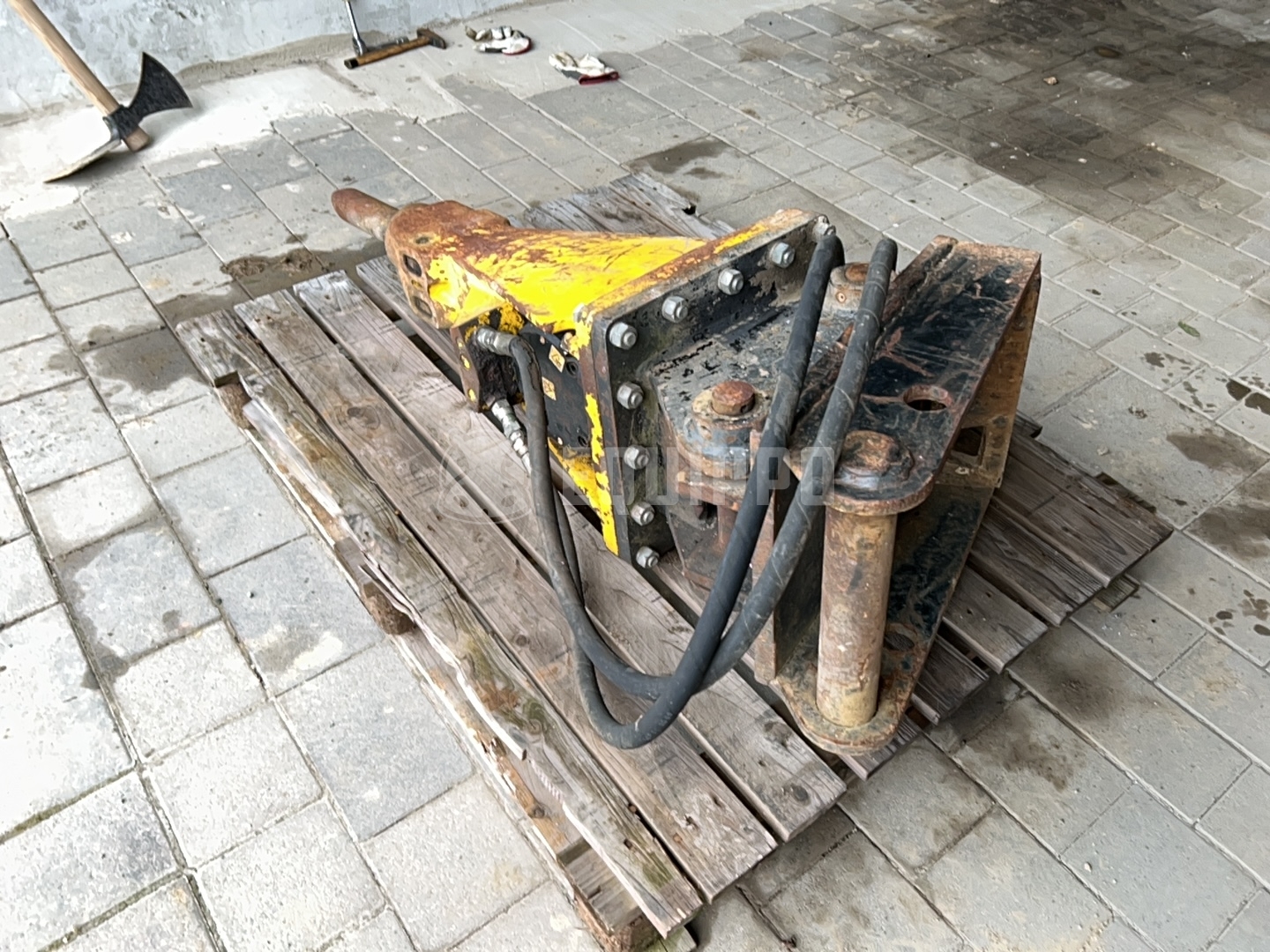 Atlas Copco Sbc 410 MS08 to fit 15 ton excavator - - Used Hydraulic Hammer