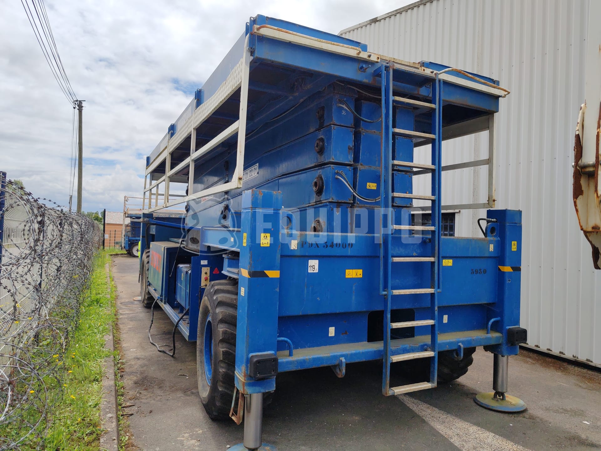Liftlux SL 320-30 (34 meter) - - Gebruikte Schaarhoogwerker