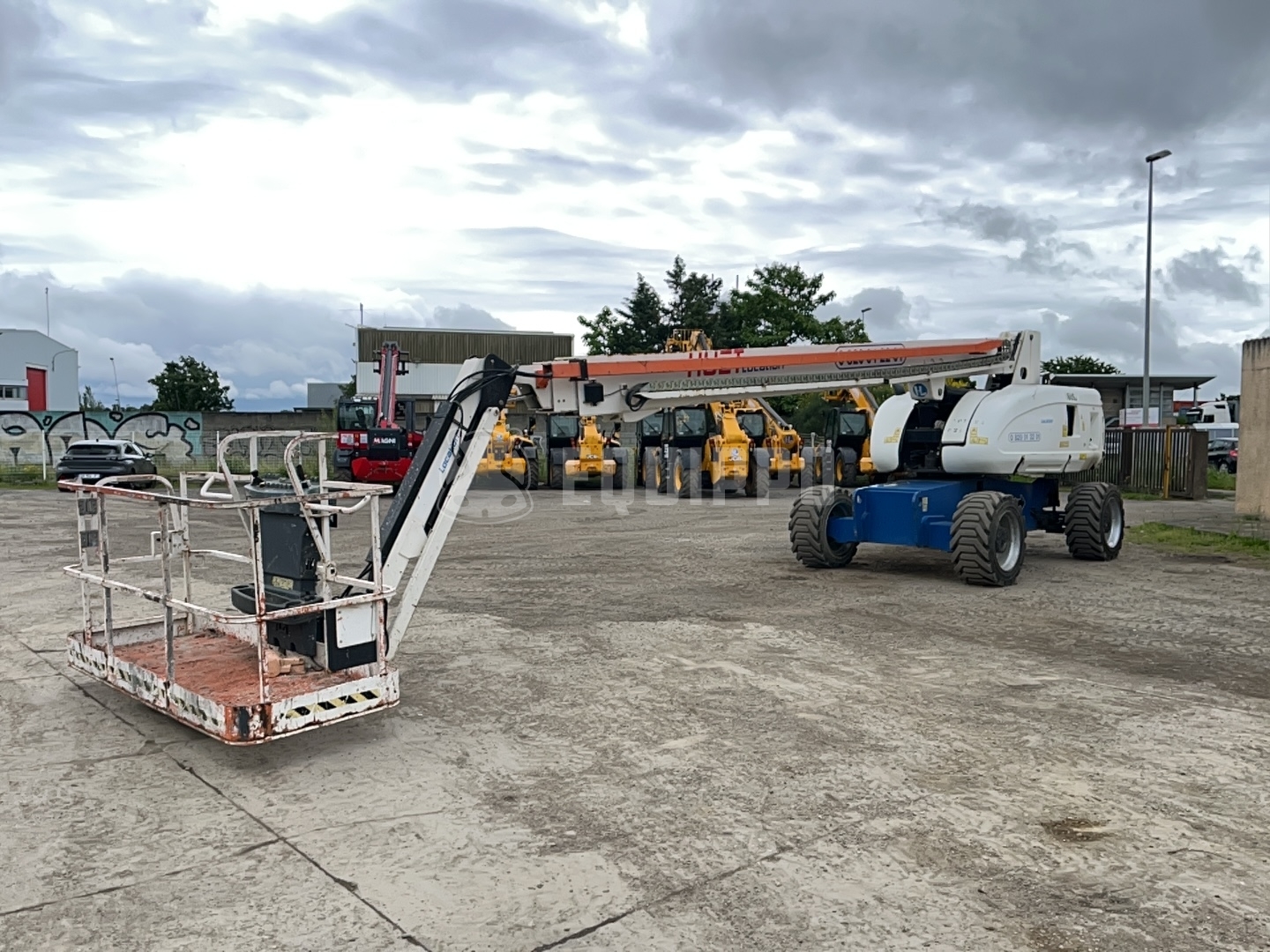 JLG 860SJ (28,21 meters) - - Used Telescopic Boom Lift