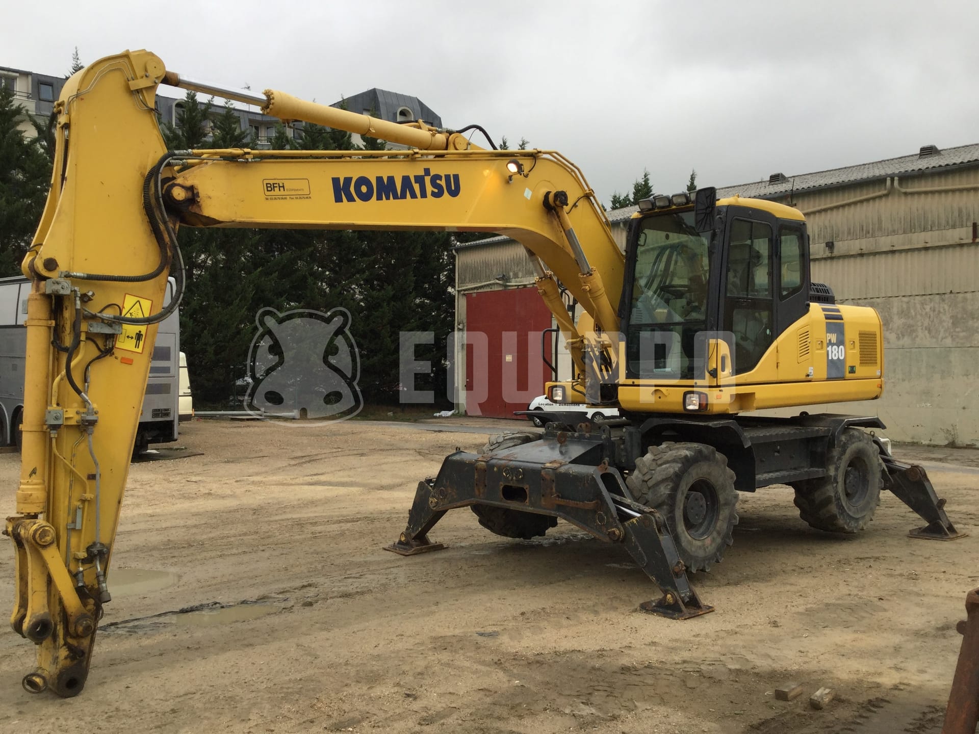 Komatsu PW180-7E0  - - Used Wheeled Excavator