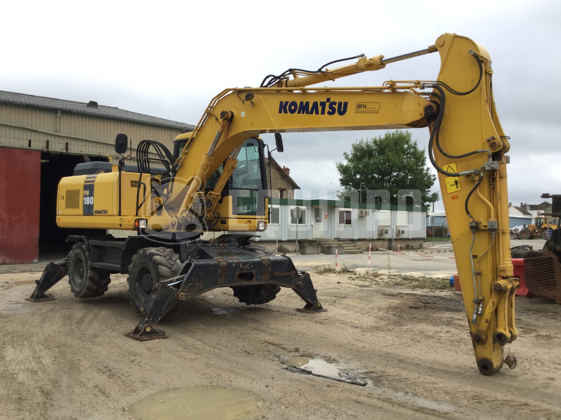 Komatsu PW180-7E0  - - Used Wheeled Excavator