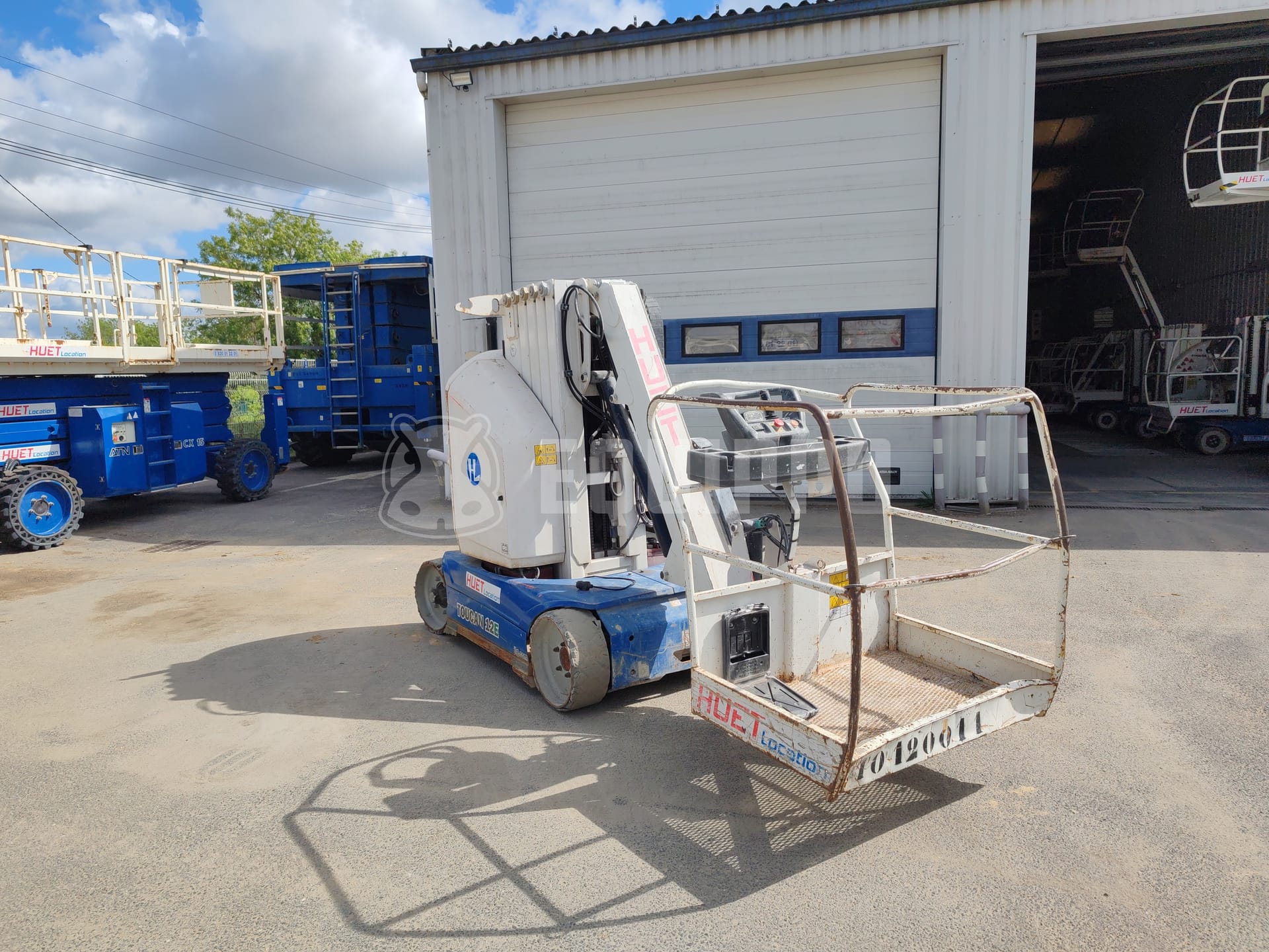 JLG Toucan 12E (11.83 meters) - - Used Vertical Mast Lift