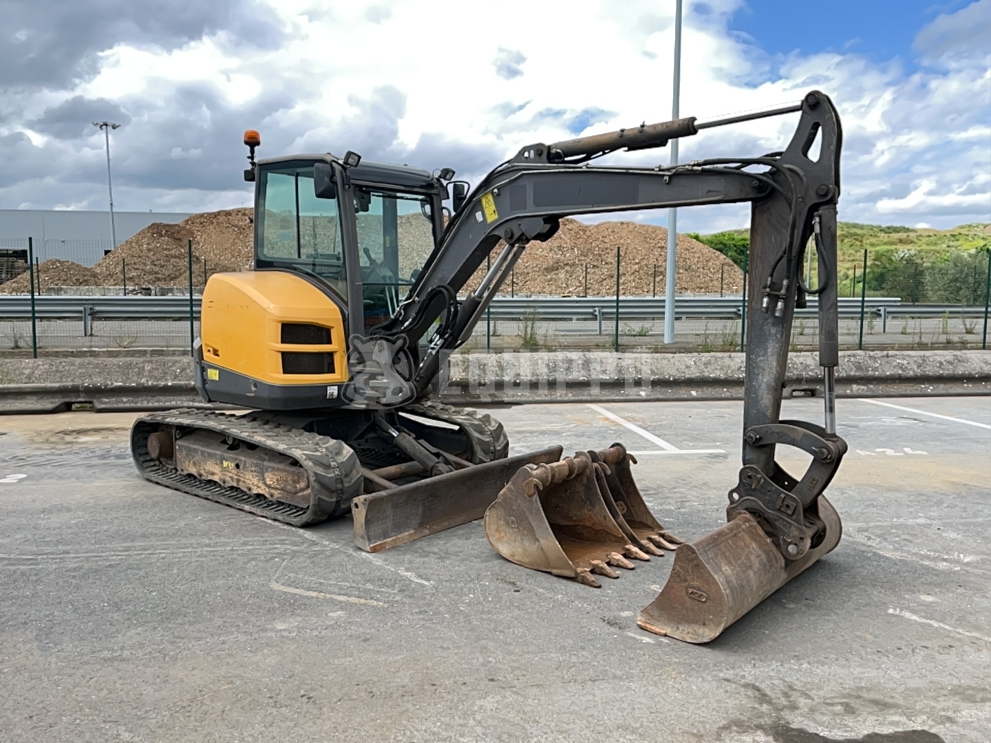 Volvo ECR50D with 3 buckets - - Used Mini Excavator  < 7t